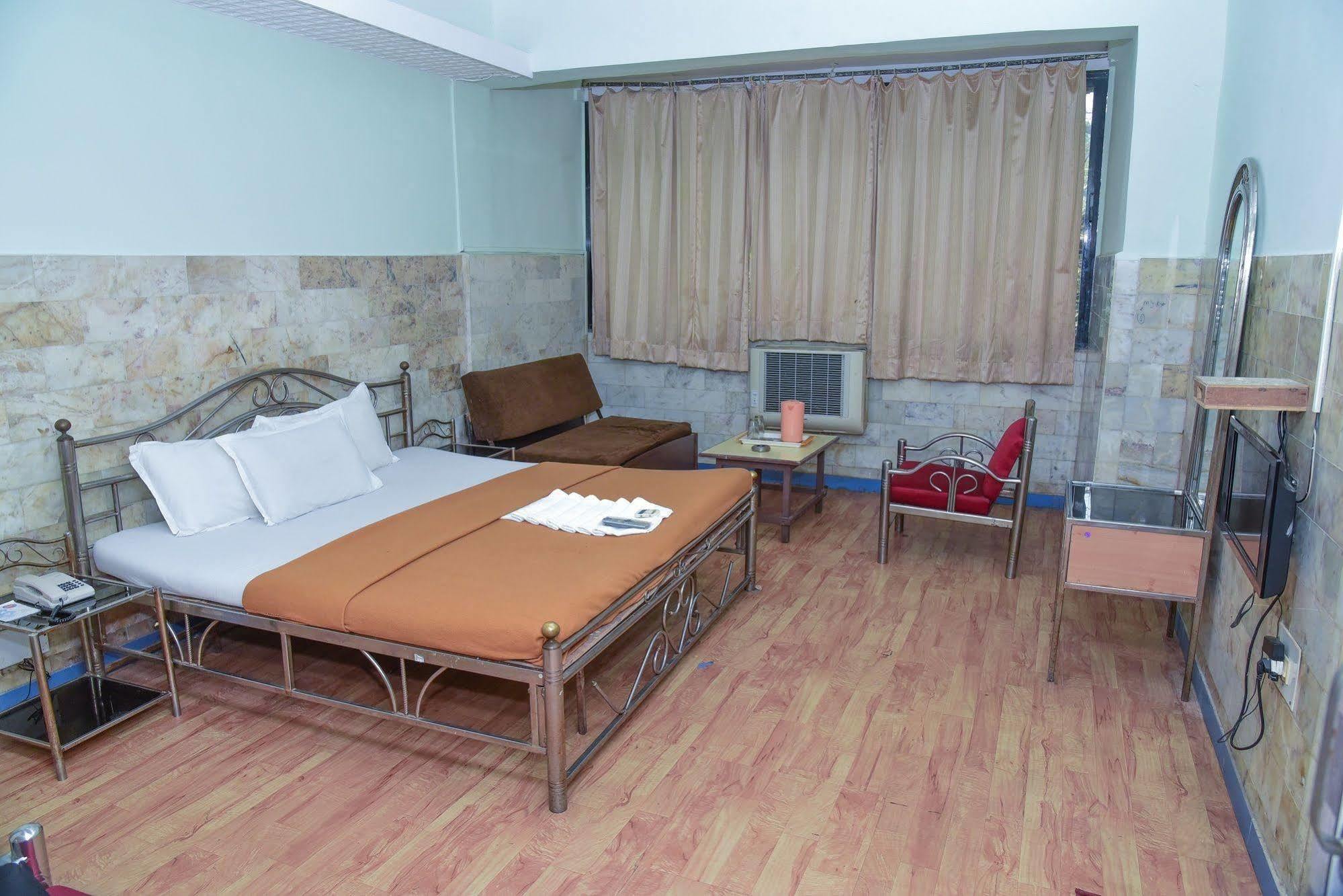 Hotel Evergreen Mumbai Exterior foto